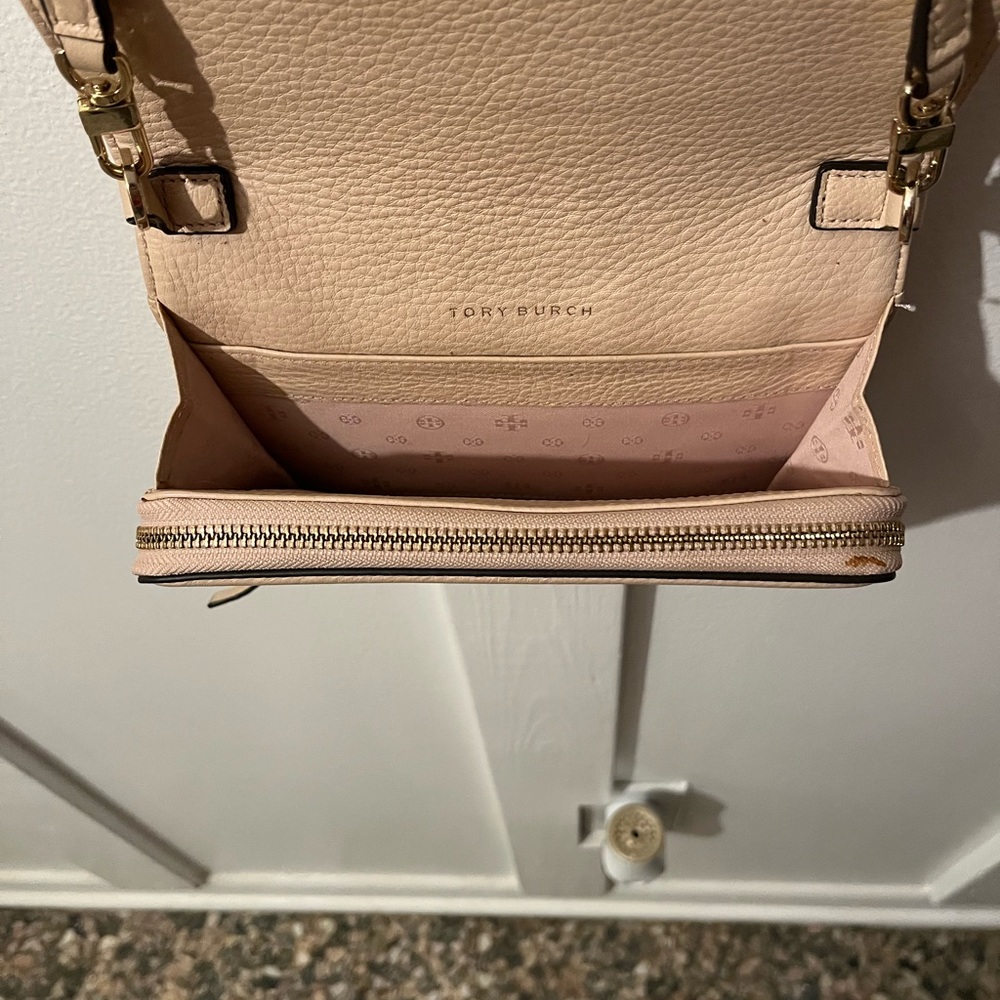 Tory Burch Pink Leather Crossbody Bag/Wallet - Picture 7 of 10